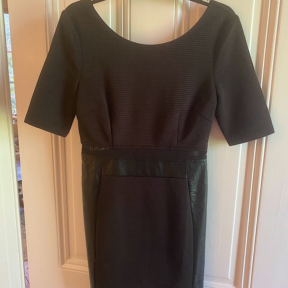 Dress - Picture 1 of 3
